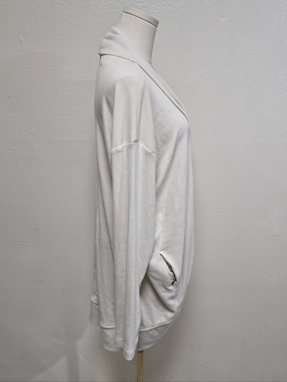 Athleta Presence Cocoon Wrap Bone Size Medium NWT - Picture 4 of 8